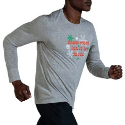 Brooks Men's Run Merry Distance Longsleeve - Heather Ash/Run Merry (211404047) -BROOK Style Shop 211404 047 MV Run Merry Distance Graphic LS