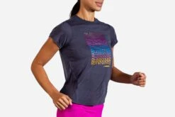 Brooks Women's Distance Graphic Short Sleeve (221469) -BROOK Style Shop 221469 459 MV Distance Graphic Short Sleeve