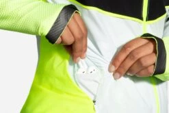 Brooks Women's Carbonite Vest - Icy Grey/Black/Nightlife (221498030) -BROOK Style Shop 221498 030 D3 Carbonite Vest