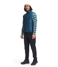 The North Face Men's Thermoball Eco Vest 2.0 - Monterey Blue (NF0A5GLOBH7) -BROOK Style Shop NF0A5GLO BH7 model34