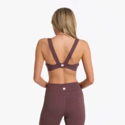 Vuori Women's Stride Bra -BROOK Style Shop VW1036CHN 06629 1200x crop center jpg