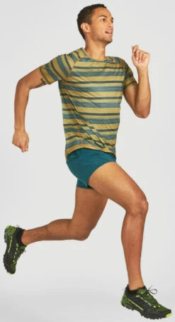 Janji Men's Helio Tech Tee -(MT15A-S22-GST) 8 Janji Men's Helio Tech Tee -(MT15A-S22-GST) -BROOK Style Shop ezgif.com gif maker 32 3134b8d3 9778 4ee0 ba65 9d0076d5a009